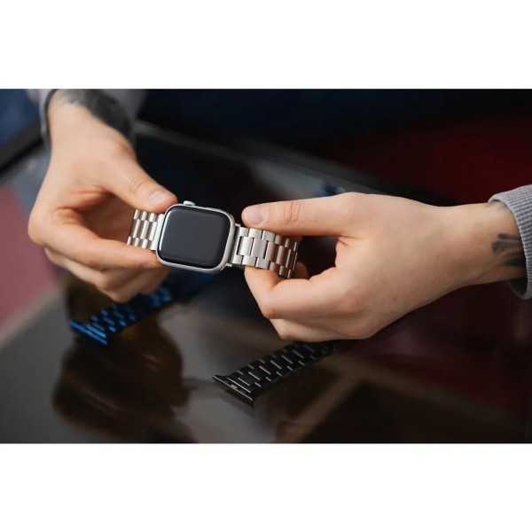 Mise en situation du bracelet APPLE Watch à Maillons en acier inoxydable