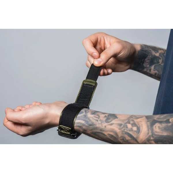 Mise en situation Bracelet APPLE Watch Boucle Trail velcro en nylon