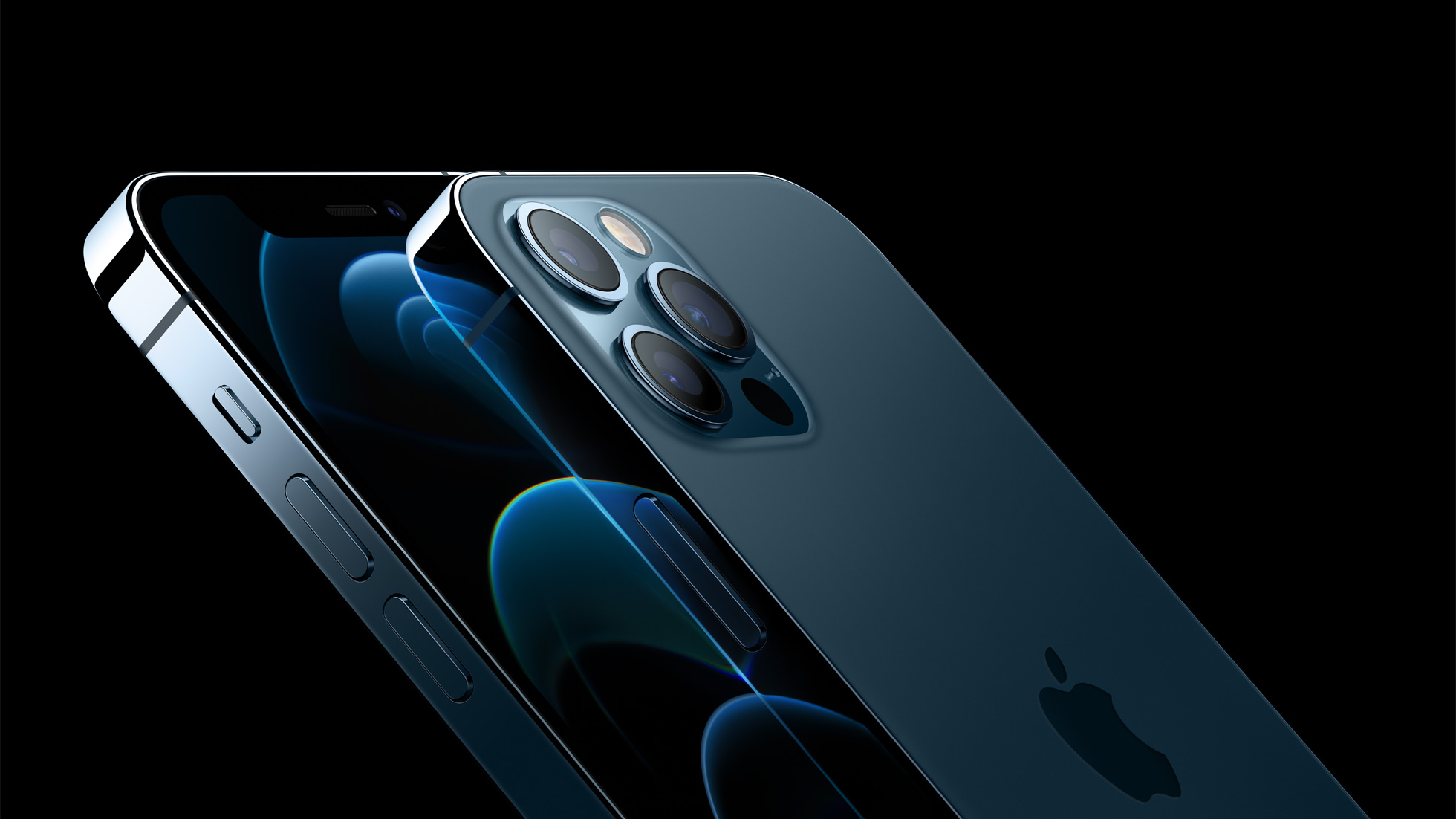 Design iPhone 12 Pro | Macavenue Saumur iPhone 12 Pro bleu incliné vers le haut et vu de la tranche